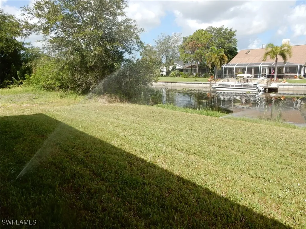 504 SE 5th Avenue Cape Coral FL 33990