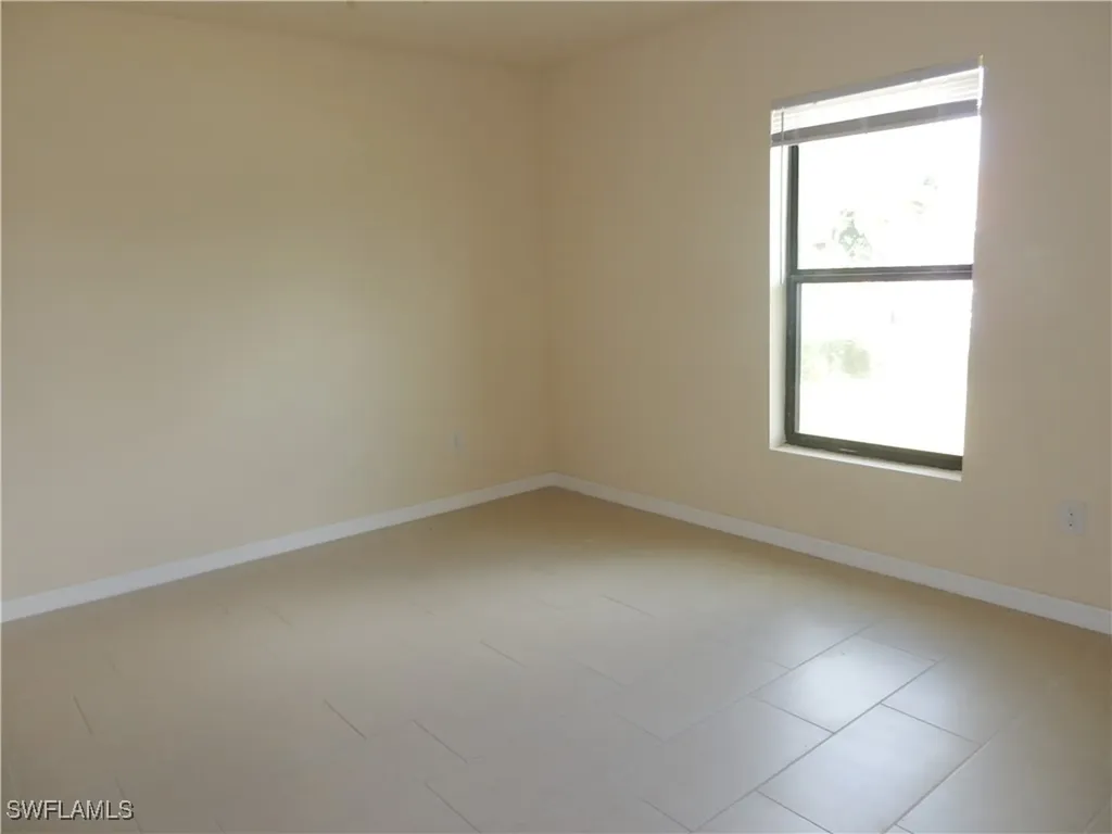 504 SE 5th Avenue Cape Coral FL 33990