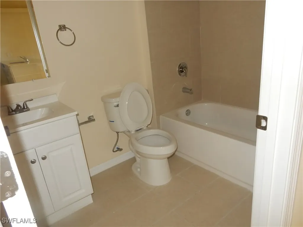 504 SE 5th Avenue Cape Coral FL 33990
