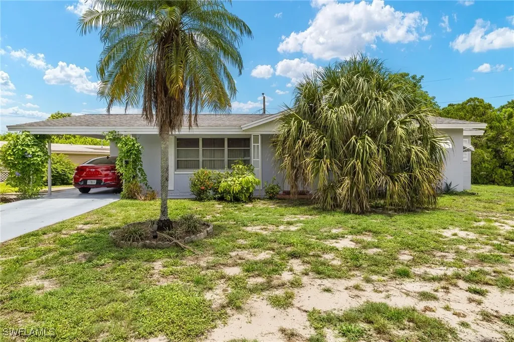326 Canyon Drive N Lehigh Acres FL 33936