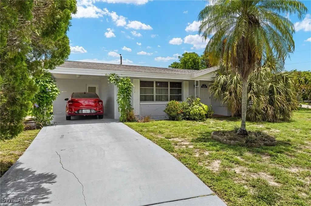 326 Canyon Drive N Lehigh Acres FL 33936