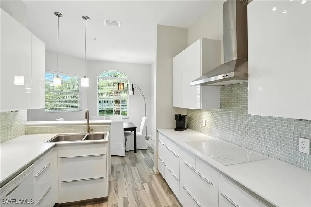 1000 L Ambiance Circle Naples FL 34108