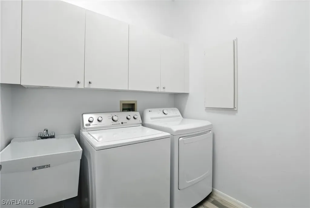 1000 L Ambiance Circle Naples FL 34108