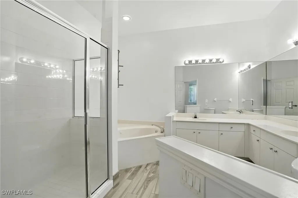 1000 L Ambiance Circle Naples FL 34108