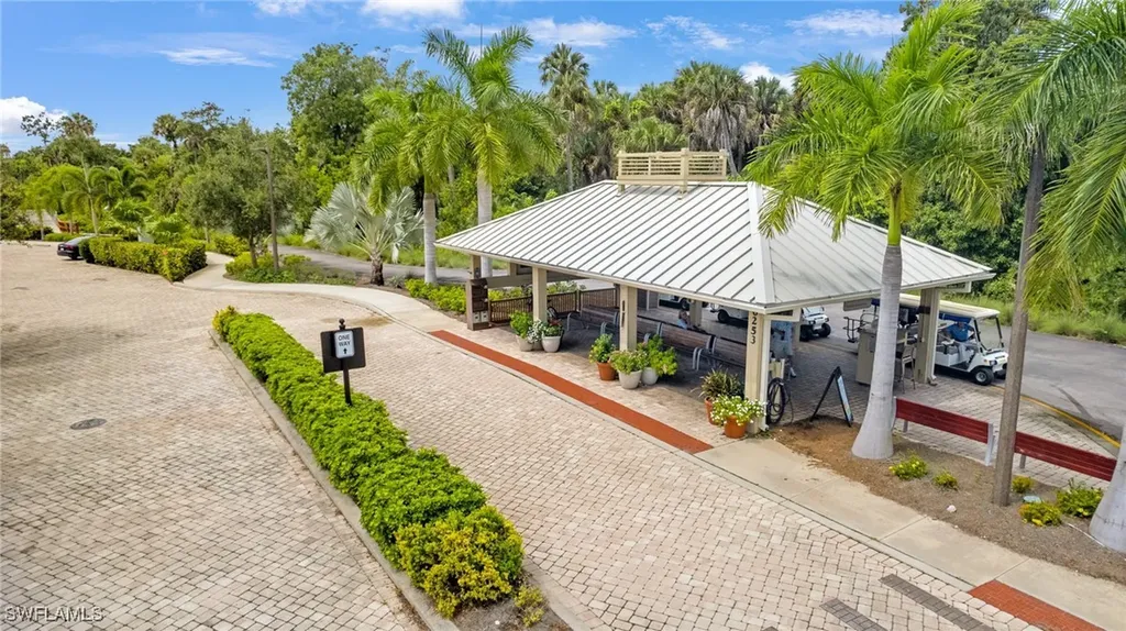 1000 L Ambiance Circle Naples FL 34108