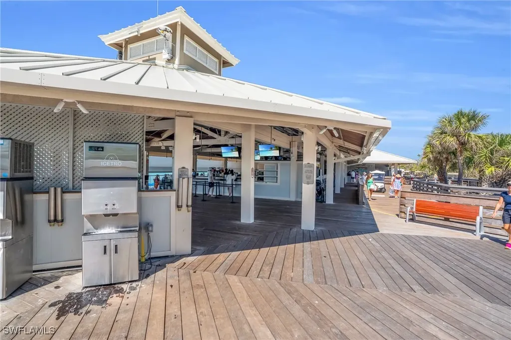 1000 L Ambiance Circle Naples FL 34108