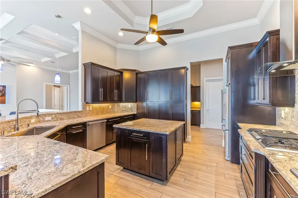 2506 SE 28th Street Cape Coral FL 33904