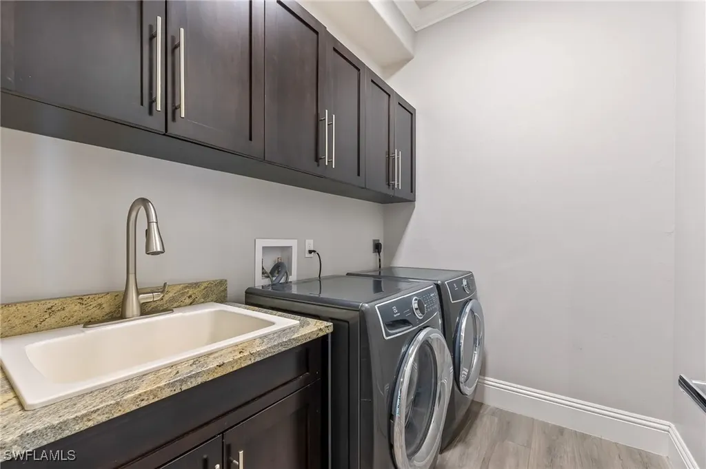 2506 SE 28th Street Cape Coral FL 33904