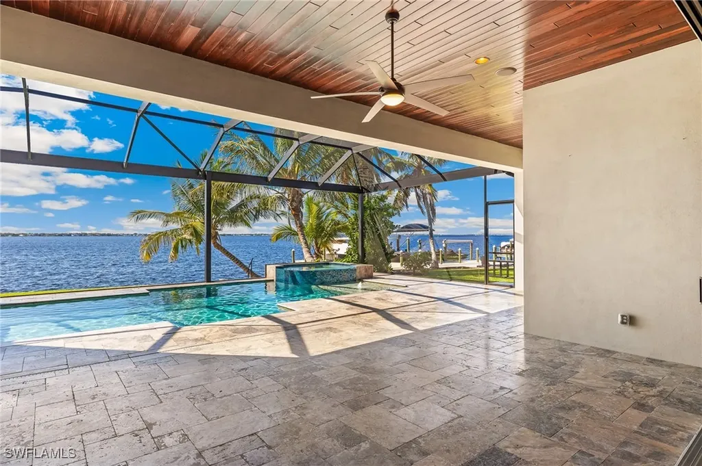 2506 SE 28th Street Cape Coral FL 33904