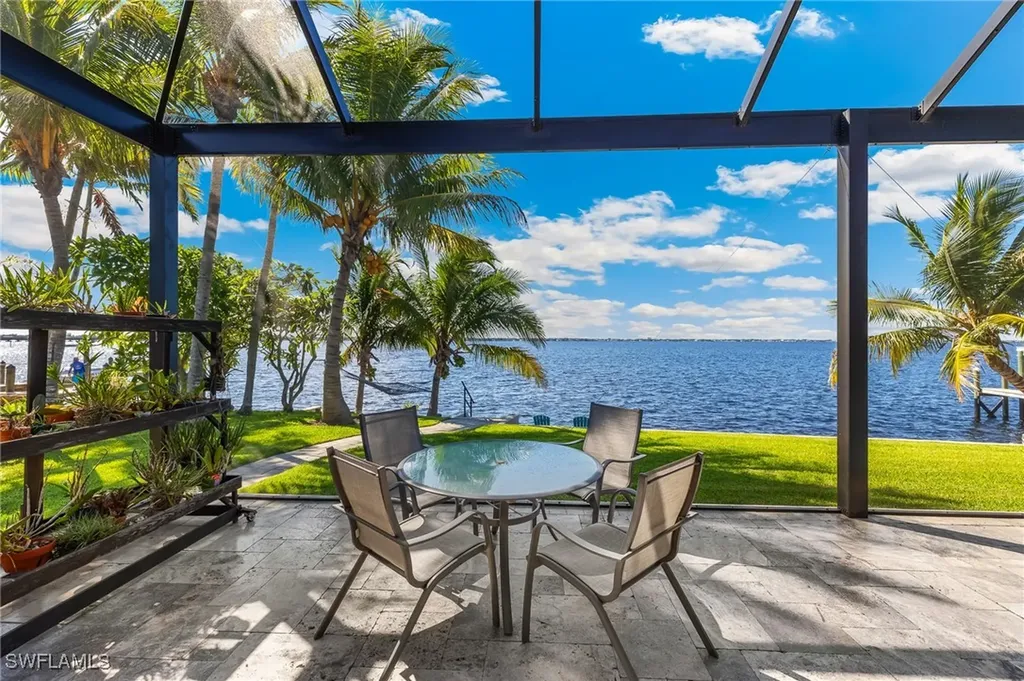 2506 SE 28th Street Cape Coral FL 33904