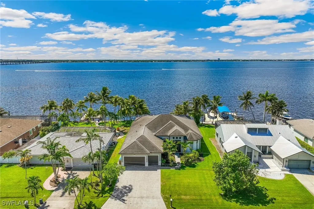 2506 SE 28th Street Cape Coral FL 33904