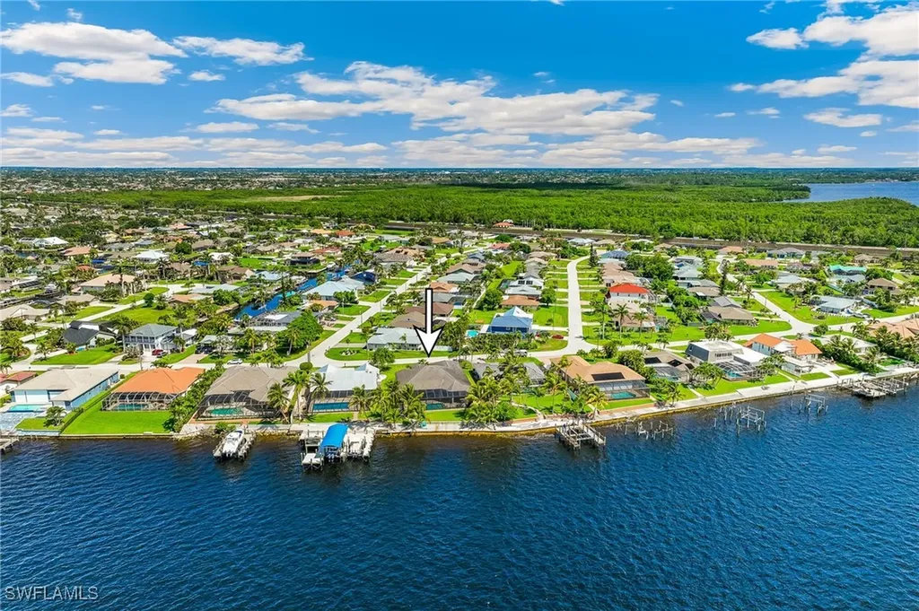 2506 SE 28th Street Cape Coral FL 33904