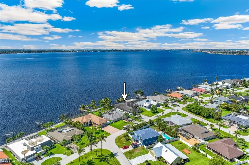 2506 SE 28th Street Cape Coral FL 33904