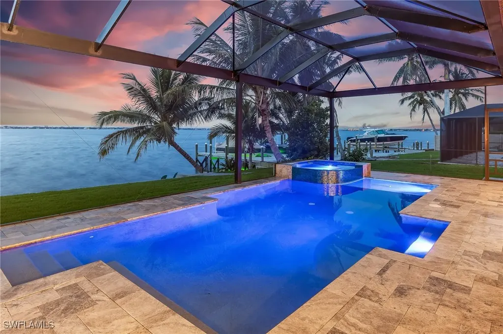 2506 SE 28th Street Cape Coral FL 33904