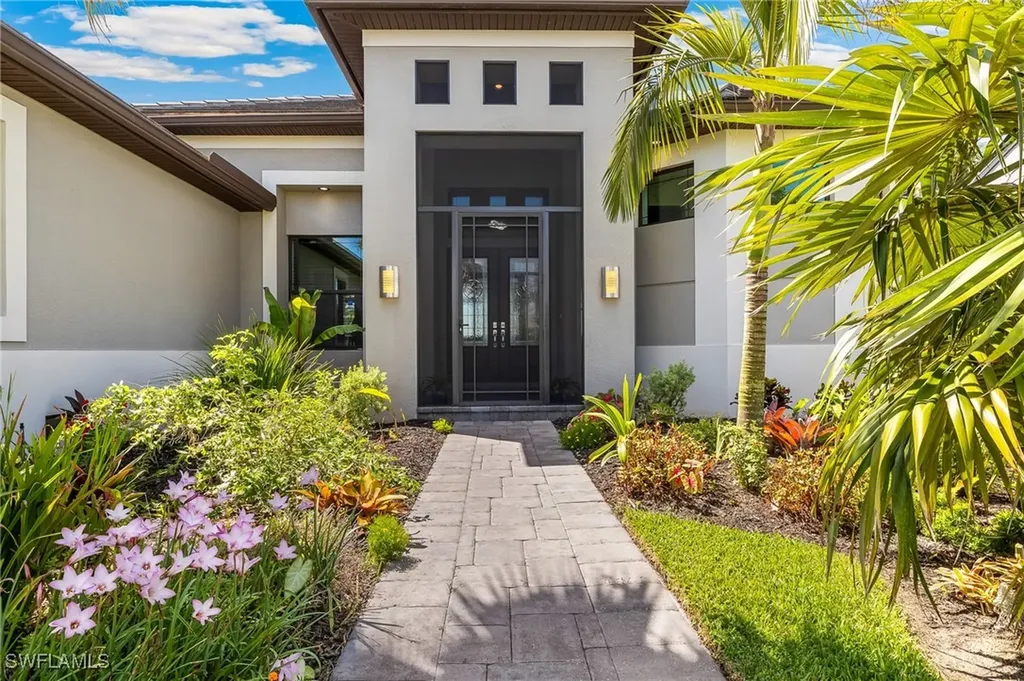 2506 SE 28th Street Cape Coral FL 33904