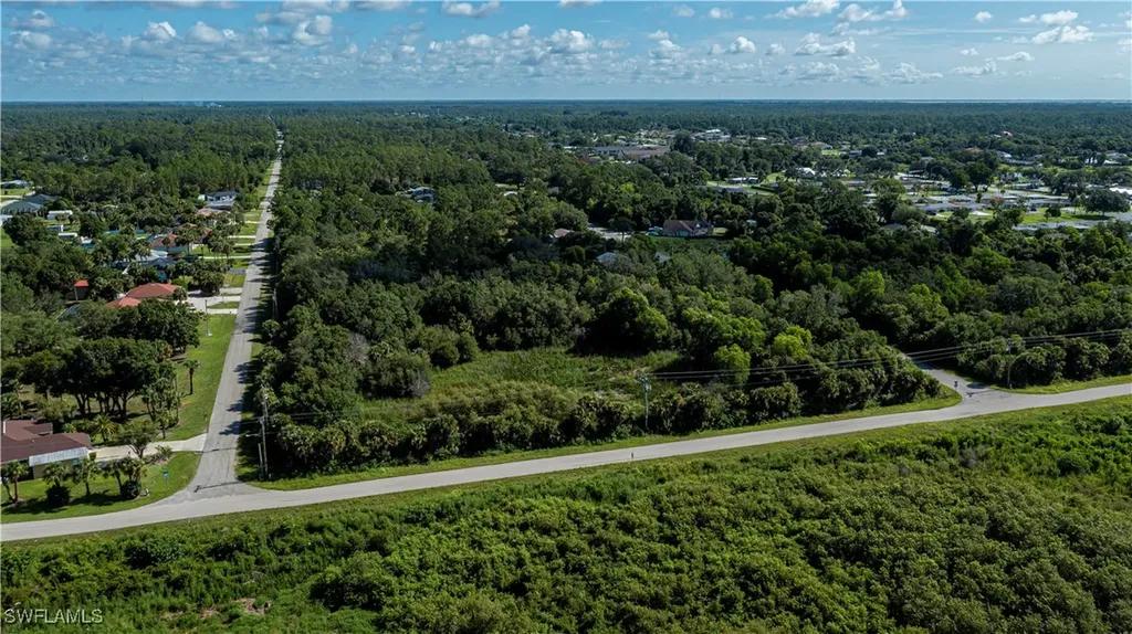 2001 E 5th Street Lehigh Acres FL 33936