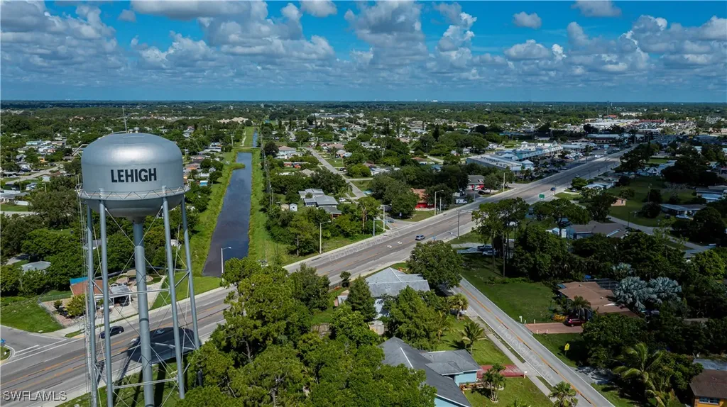 2001 E 5th Street Lehigh Acres FL 33936