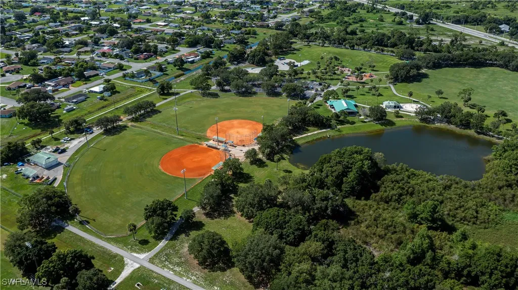 2001 E 5th Street Lehigh Acres FL 33936