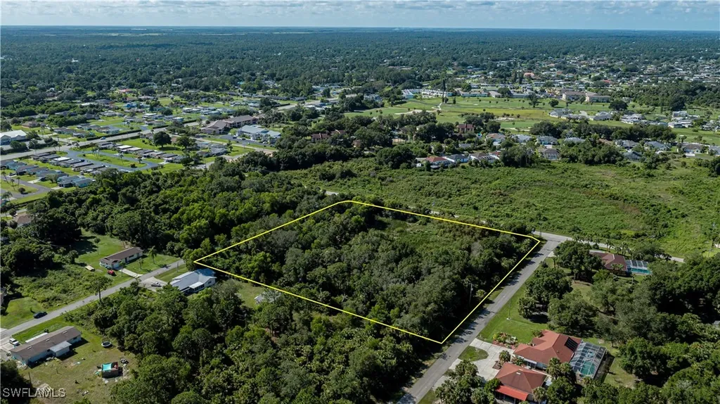 2001 E 5th Street Lehigh Acres FL 33936