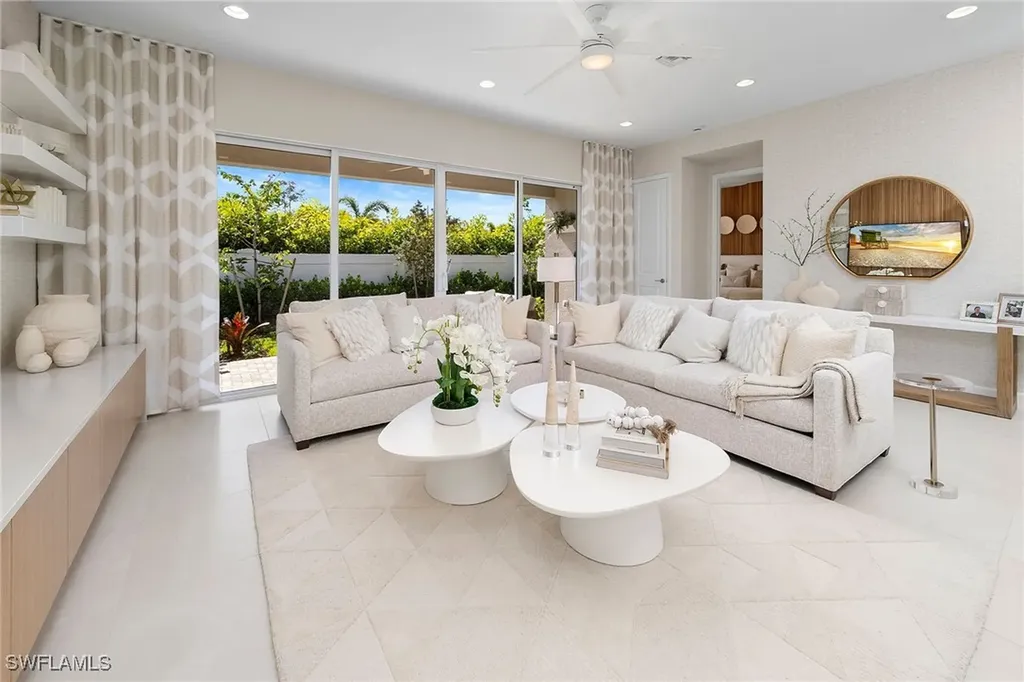 2586 Kingfisher Drive Naples FL 34112