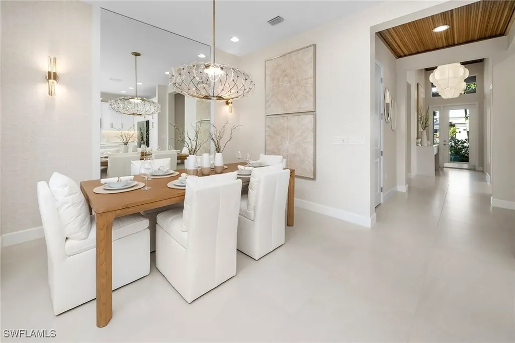 2586 Kingfisher Drive Naples FL 34112