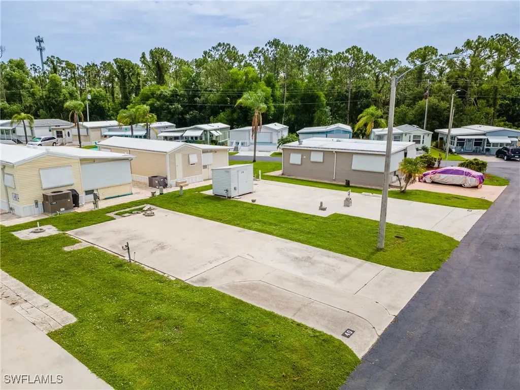 40 La Fonda Lane North Fort Myers FL 33903