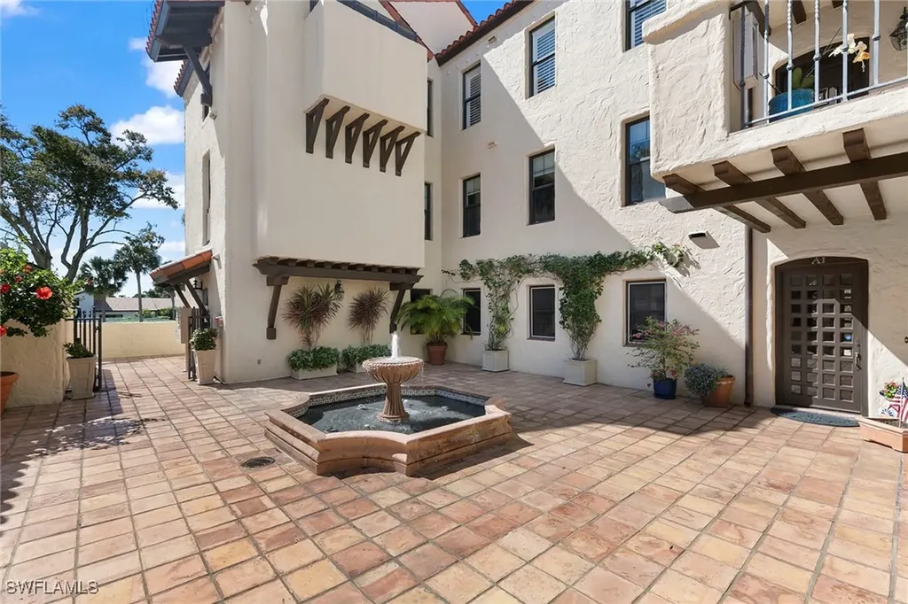 5850 Pelican Bay Boulevard Naples FL 34108