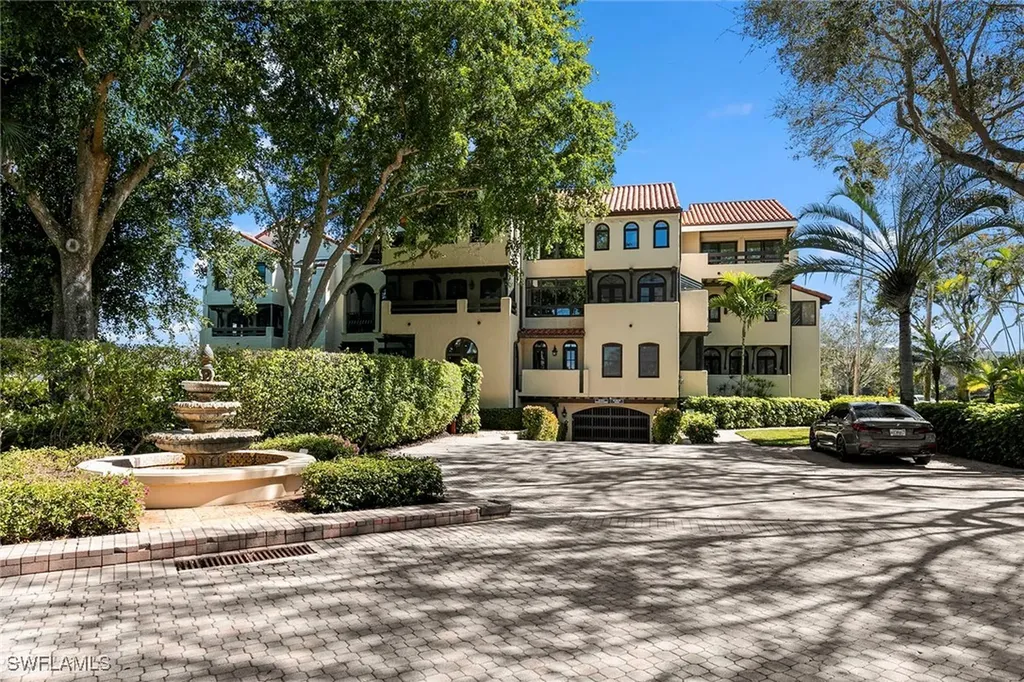 5850 Pelican Bay Boulevard Naples FL 34108