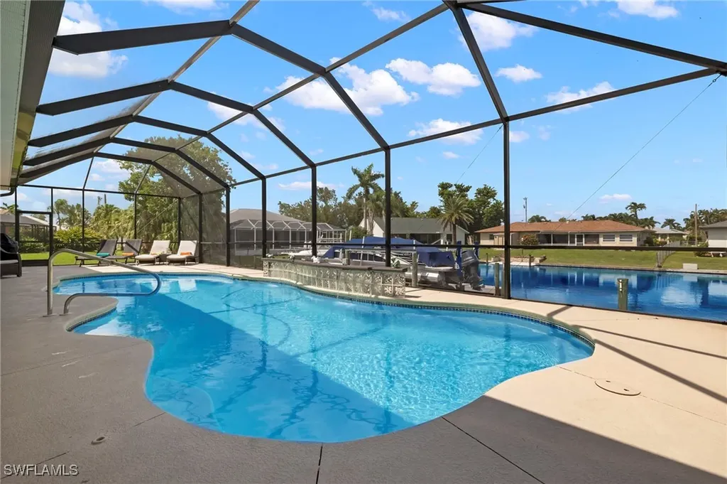 1811 SE 37th Terrace Cape Coral FL 33904