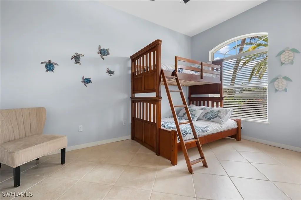 1811 SE 37th Terrace Cape Coral FL 33904