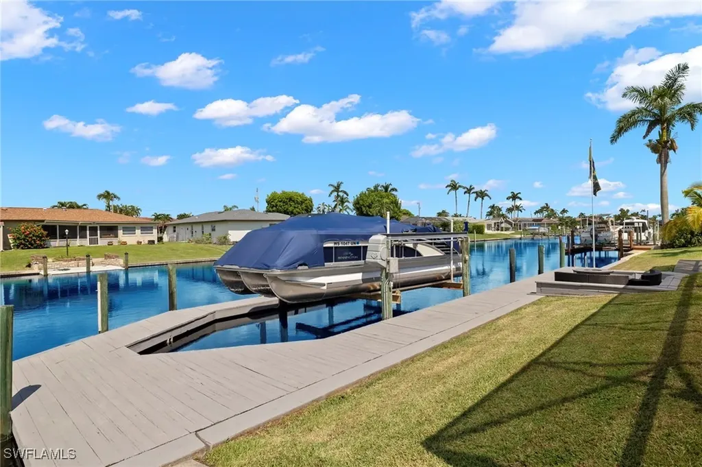 1811 SE 37th Terrace Cape Coral FL 33904