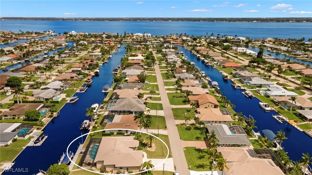 1811 SE 37th Terrace Cape Coral FL 33904