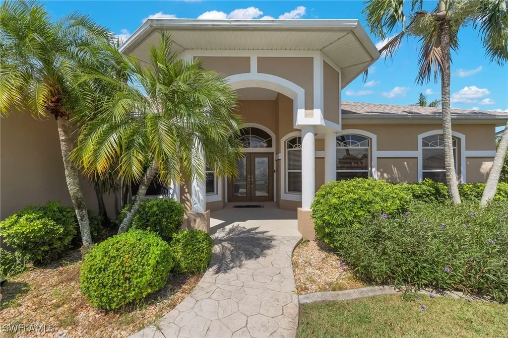 1811 SE 37th Terrace Cape Coral FL 33904