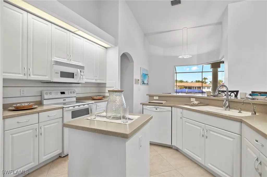 1811 SE 37th Terrace Cape Coral FL 33904
