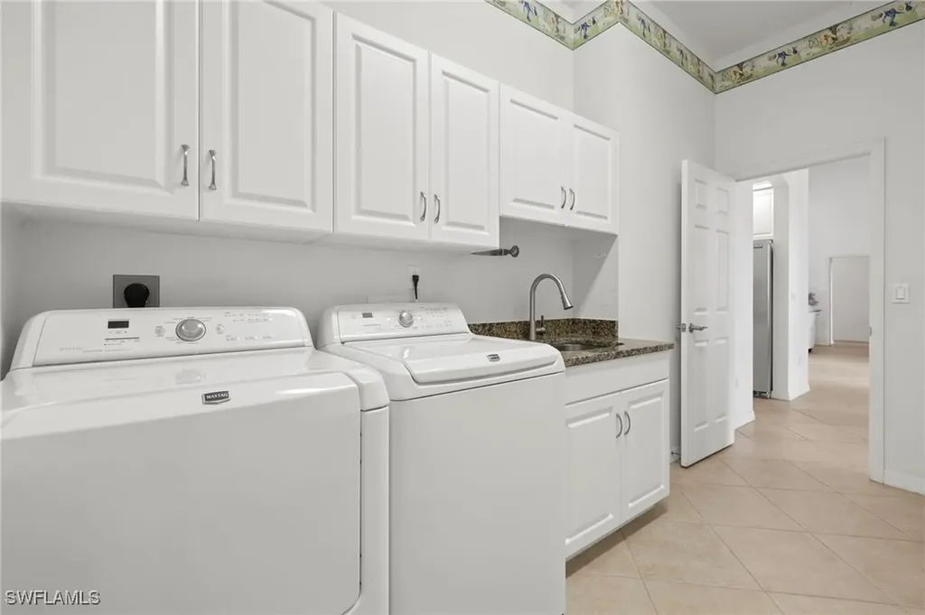 1811 SE 37th Terrace Cape Coral FL 33904
