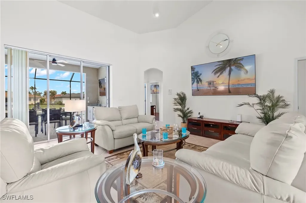 1811 SE 37th Terrace Cape Coral FL 33904