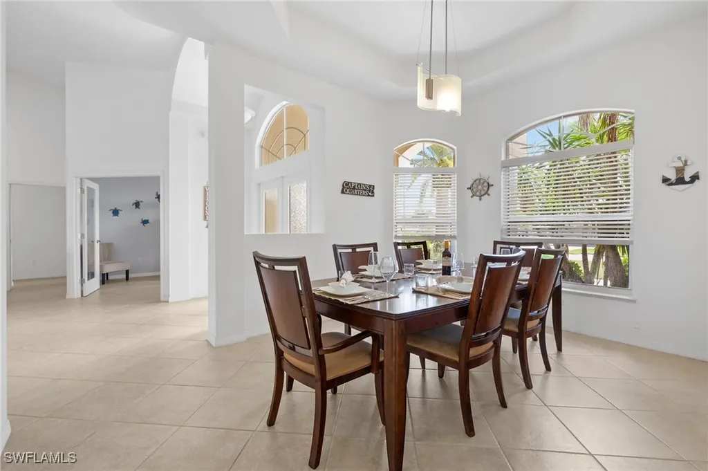 1811 SE 37th Terrace Cape Coral FL 33904