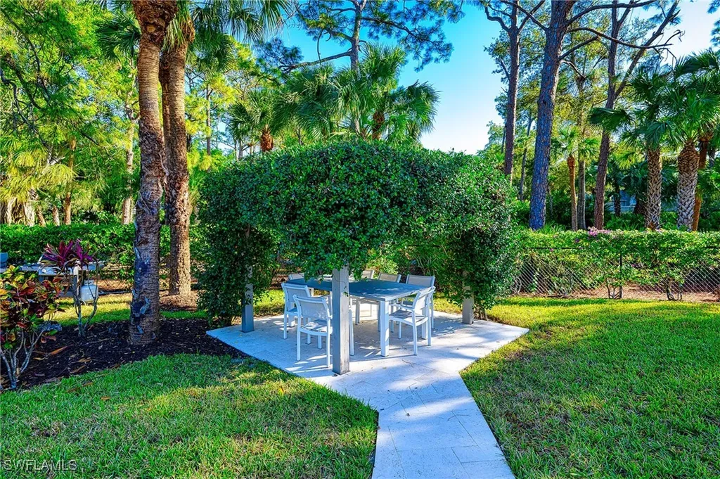 522 Wildwood Lane Naples FL 34105