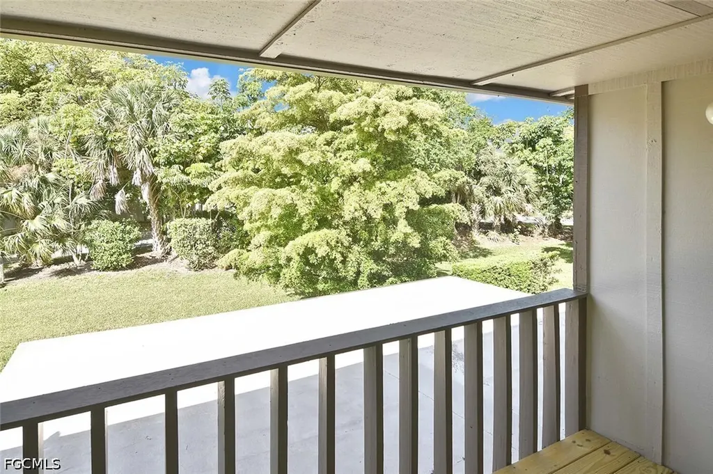 4295 Island Circle Fort Myers FL 33919