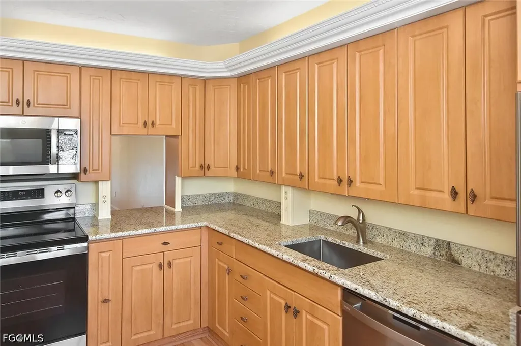 4295 Island Circle Fort Myers FL 33919