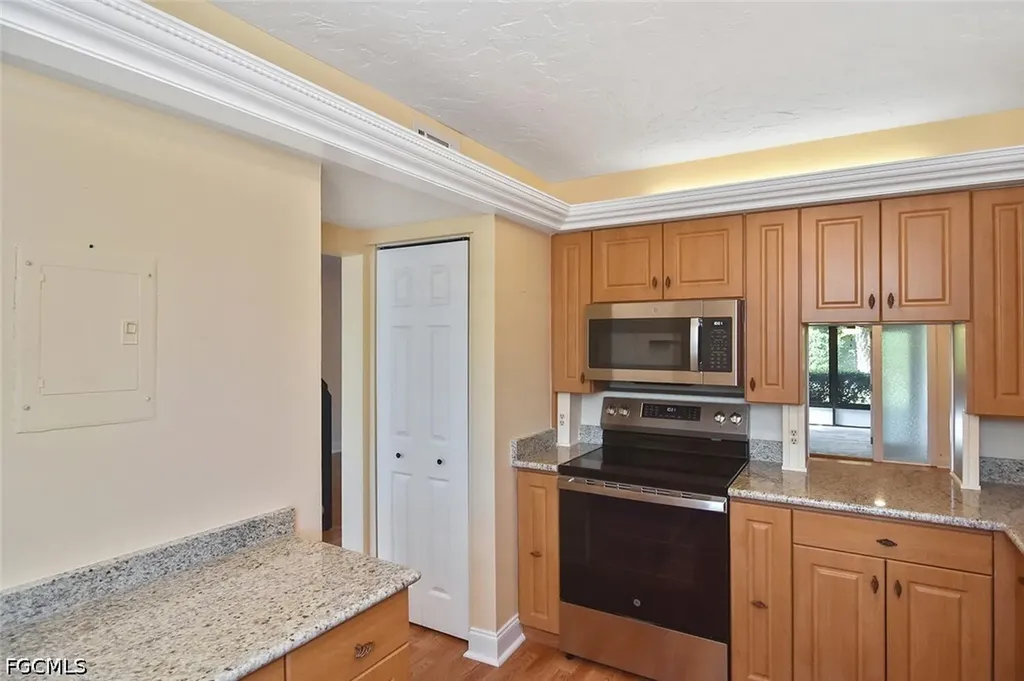 4295 Island Circle Fort Myers FL 33919