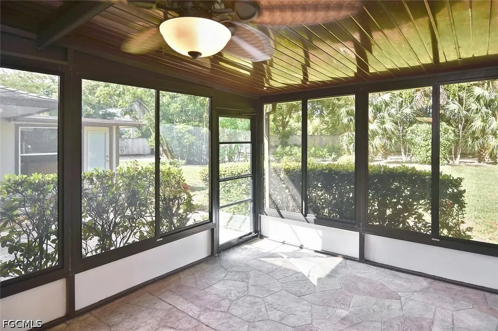 4295 Island Circle Fort Myers FL 33919