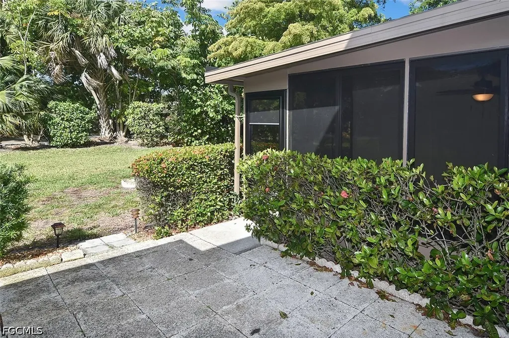 4295 Island Circle Fort Myers FL 33919