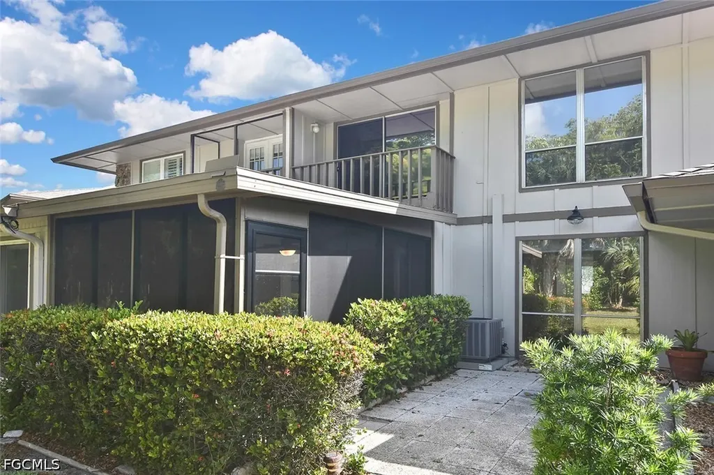 4295 Island Circle Fort Myers FL 33919