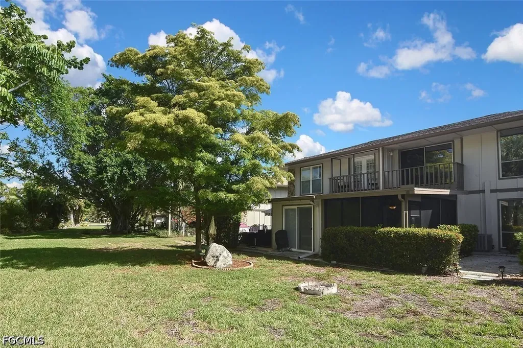 4295 Island Circle Fort Myers FL 33919