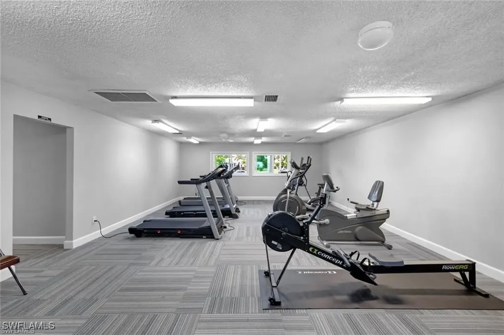 4295 Island Circle Fort Myers FL 33919
