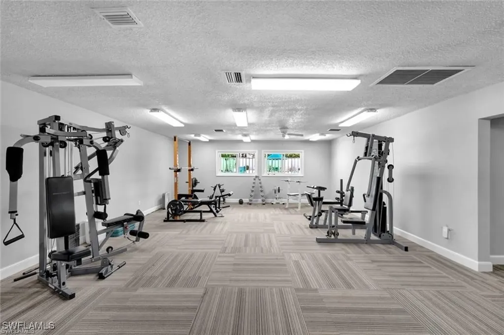 4295 Island Circle Fort Myers FL 33919