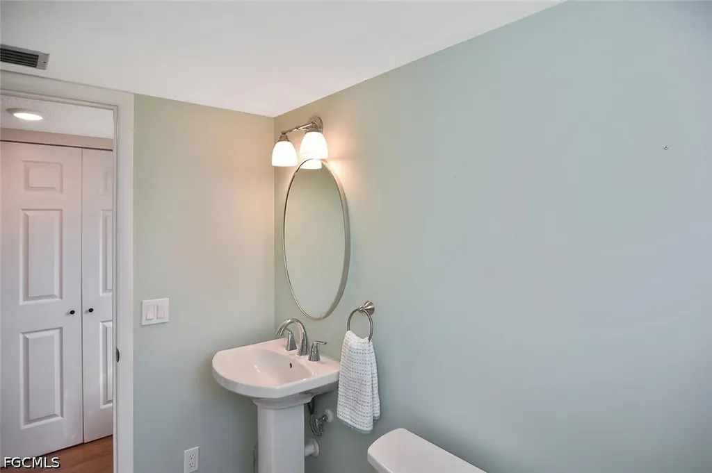 4295 Island Circle Fort Myers FL 33919