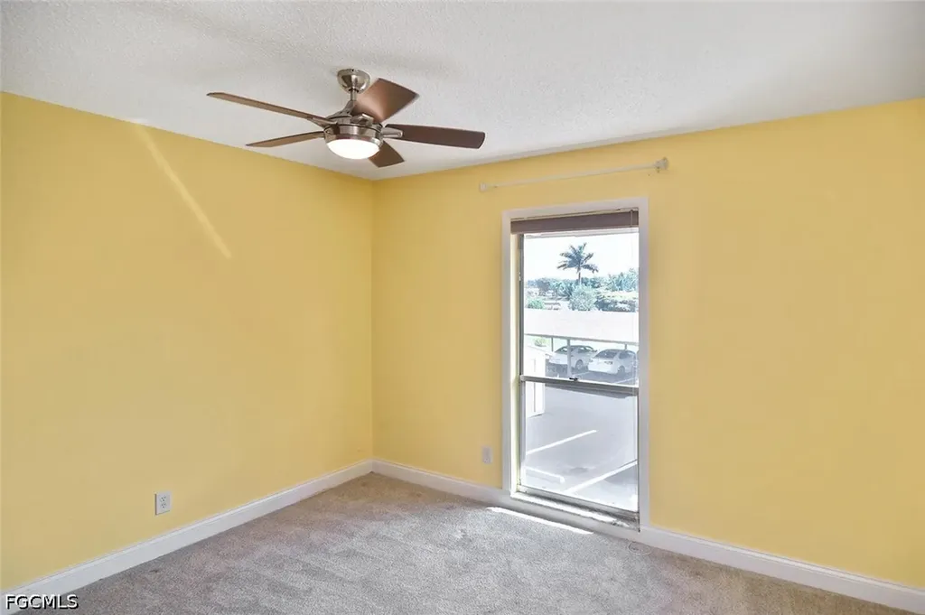 4295 Island Circle Fort Myers FL 33919