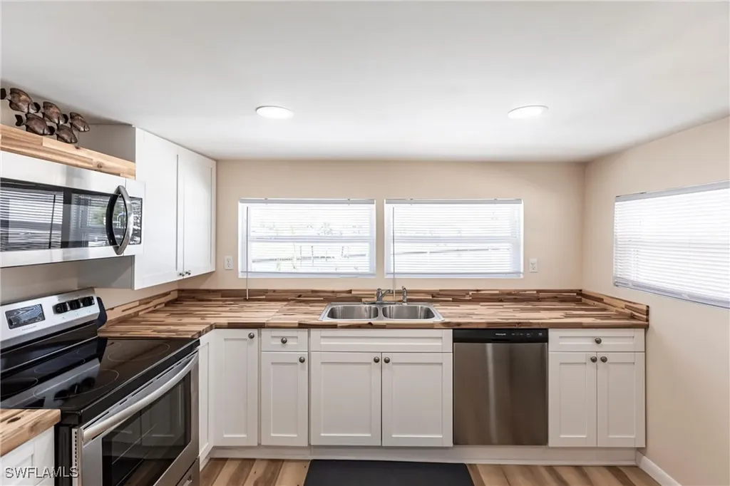 3913 Dewberry Lane St. James City FL 33956